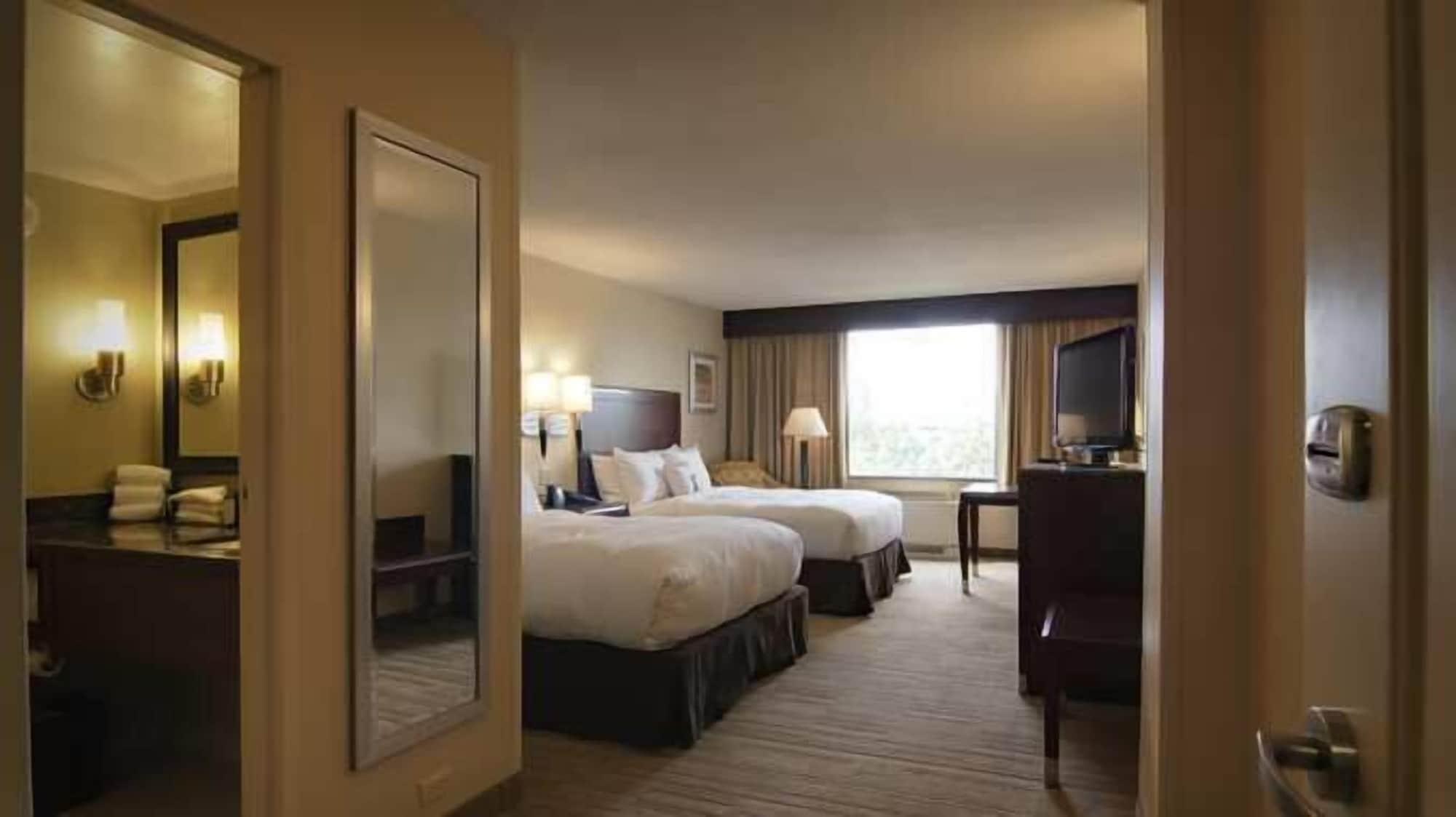 Doubletree By Hilton Hotel Denver - Thornton Exterior photo