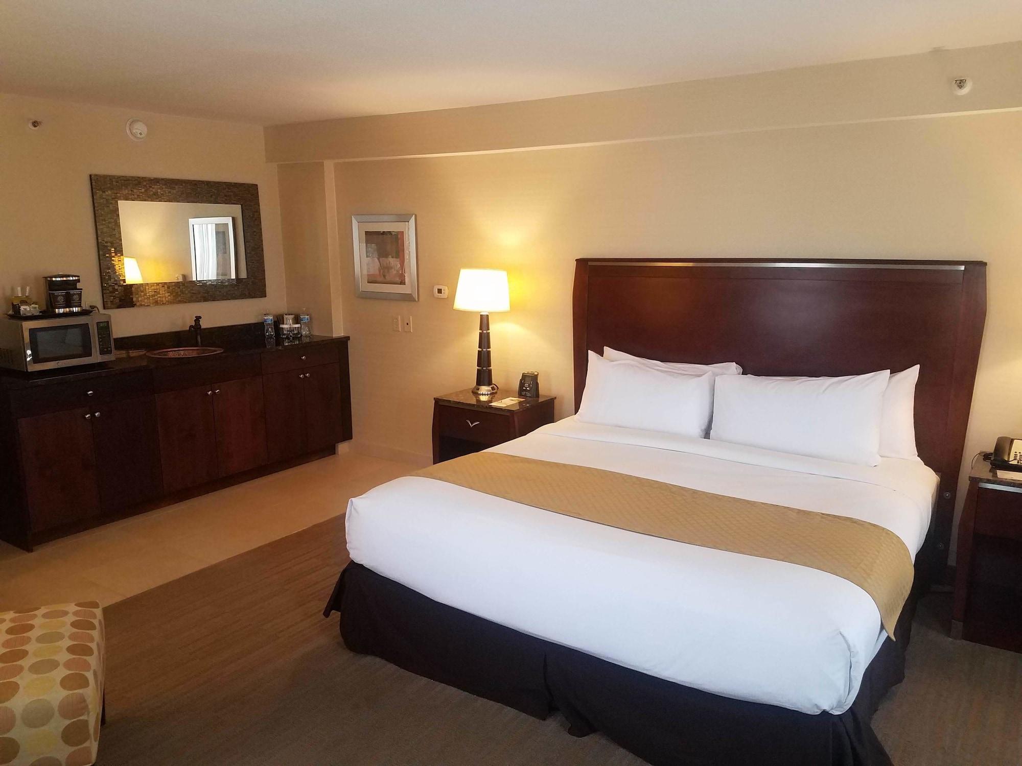 Doubletree By Hilton Hotel Denver - Thornton Exterior photo