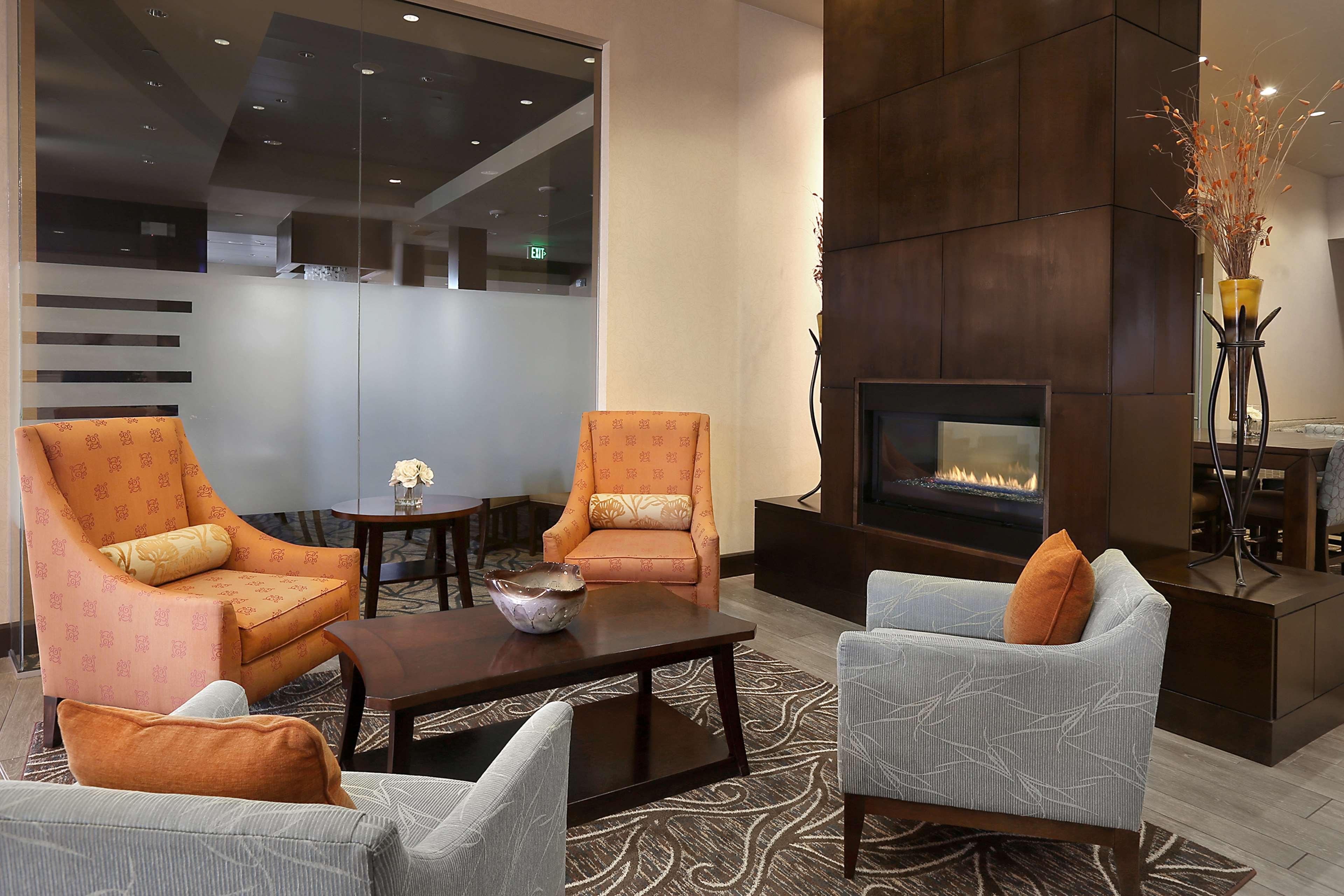Doubletree By Hilton Hotel Denver - Thornton Exterior photo