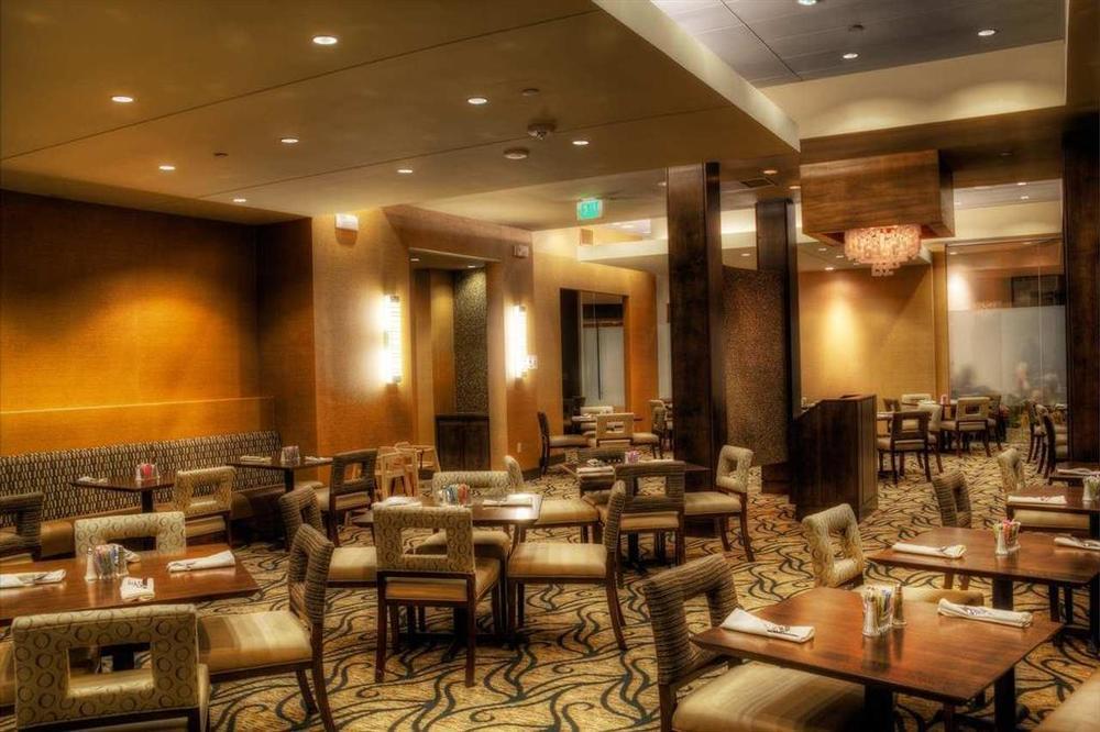 Doubletree By Hilton Hotel Denver - Thornton Restaurant photo