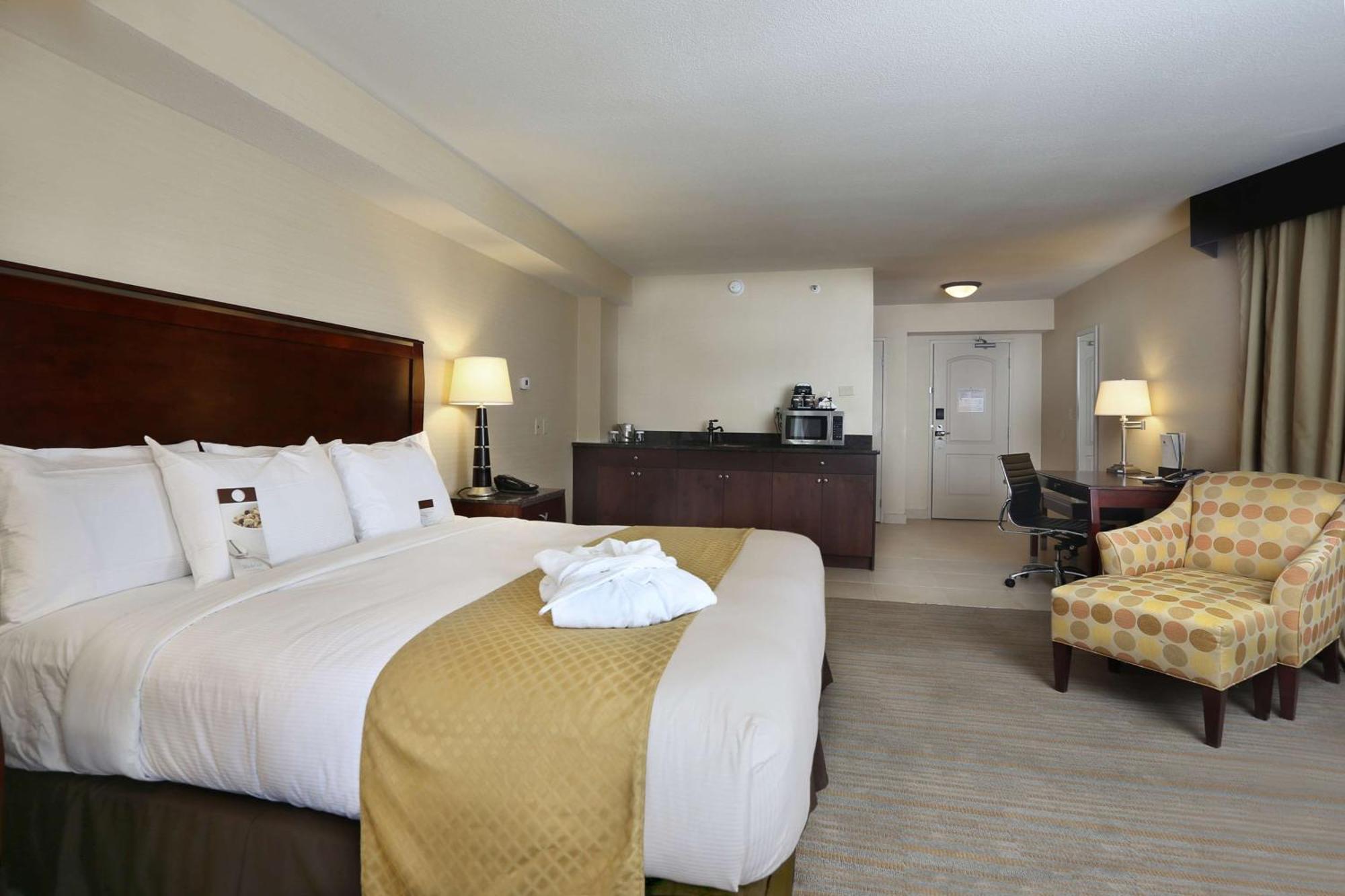 Doubletree By Hilton Hotel Denver - Thornton Exterior photo