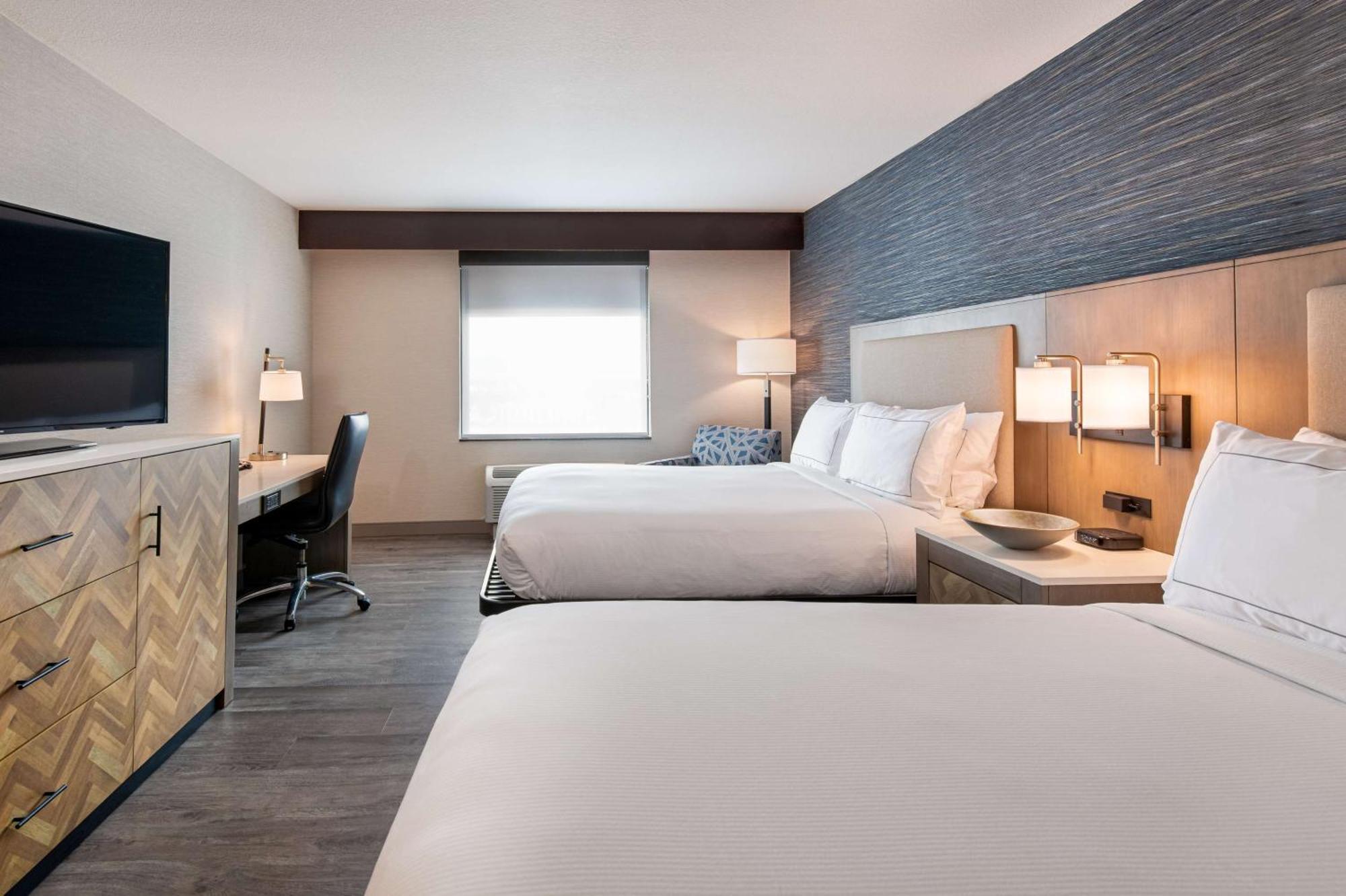 Doubletree By Hilton Hotel Denver - Thornton Exterior photo