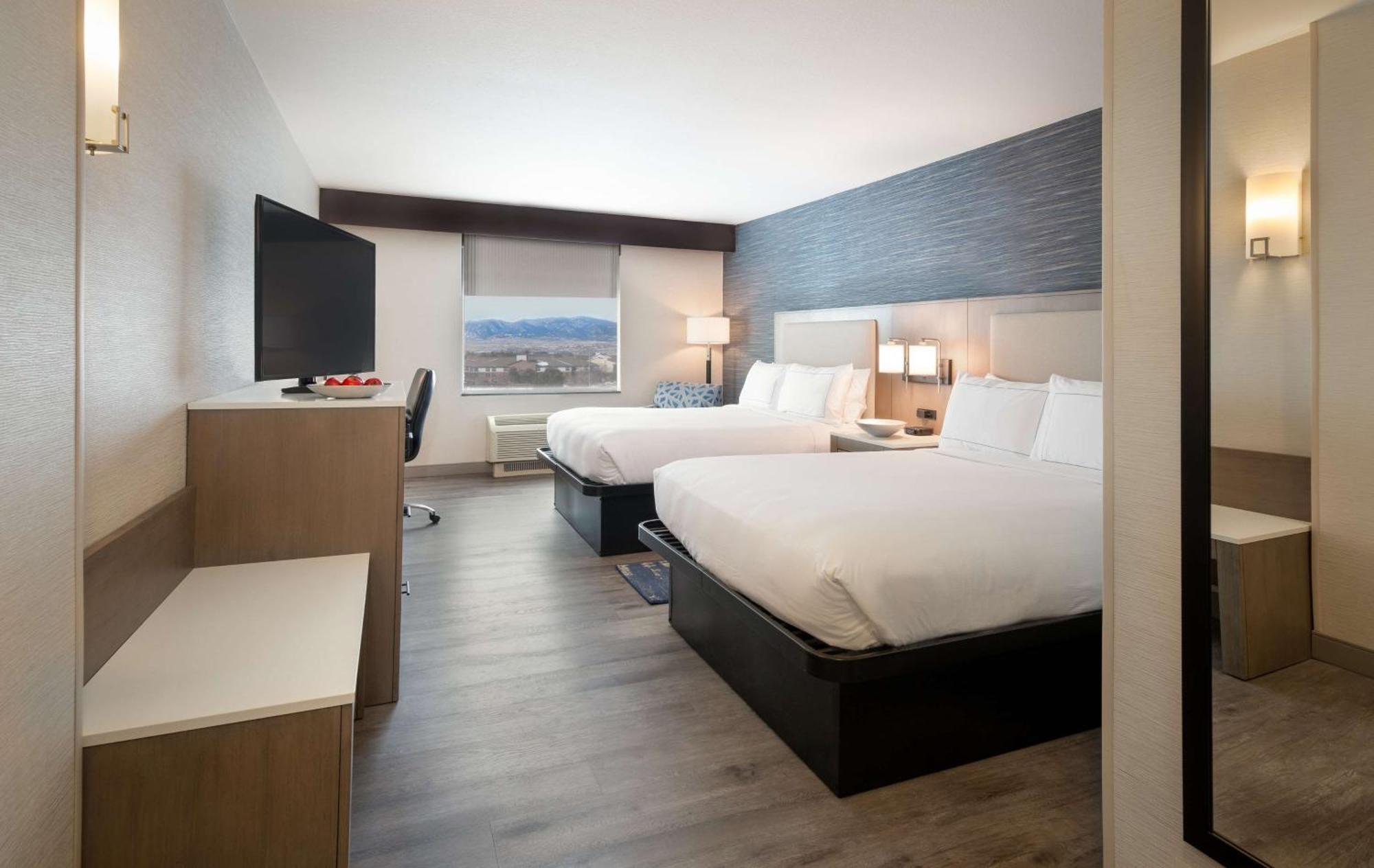 Doubletree By Hilton Hotel Denver - Thornton Exterior photo